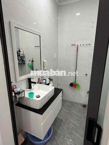 Siêu phẩm cho người đam mê đầu tư cho thuê 2tỷ990, DT 41.7m2, Vườn Lài