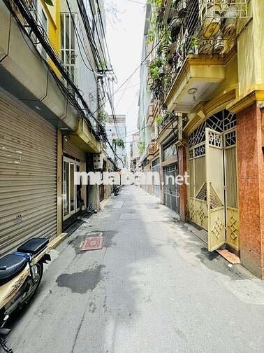 Định Công 35m 4 tầng sổ đỏ chính chủ 5.8 tỷ.