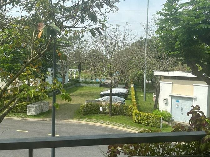 CHÍNH CHỦ BÁN CĂN GÓC 2 MẶT TIỀN VIEW CÔNG VIÊN - HỒ BƠI DỰ ÁN LOVERA 