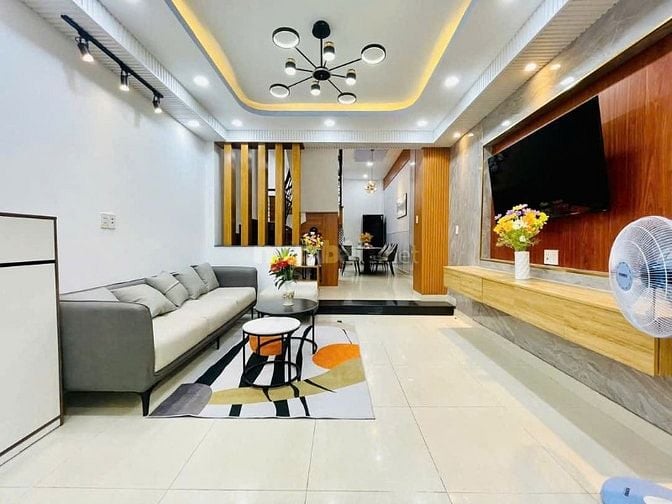 Chính chủ bán gấp nhà 49m², Đường Phạm Văn Hai, P5, Tân Bình.Hẻm thông