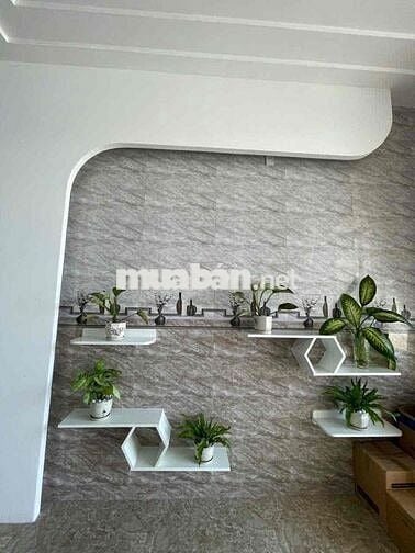 CHÍNH CHỦ BÁN GẤP NHÀ 3 TẦNG MẶT TIỀN TRƯỜNG CHINH – GIÁ RẺ BẤT NGỜ!