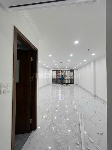 Bán Toà Văn Phòng Nguyên Hồng Xây Mới 9 Tầng Mặt Tiền 5M ( Ô Tô Tránh)