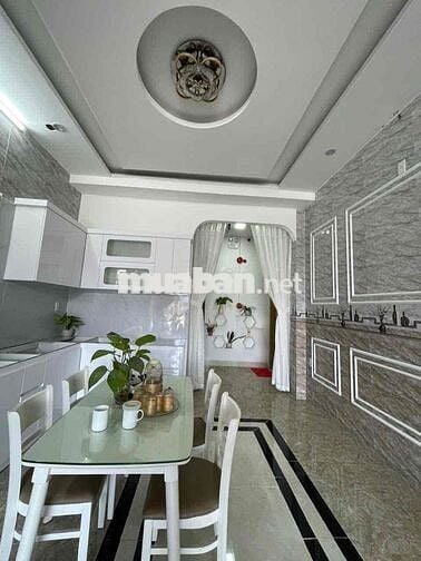 CHÍNH CHỦ BÁN GẤP NHÀ 3 TẦNG MẶT TIỀN TRƯỜNG CHINH – GIÁ RẺ BẤT NGỜ!