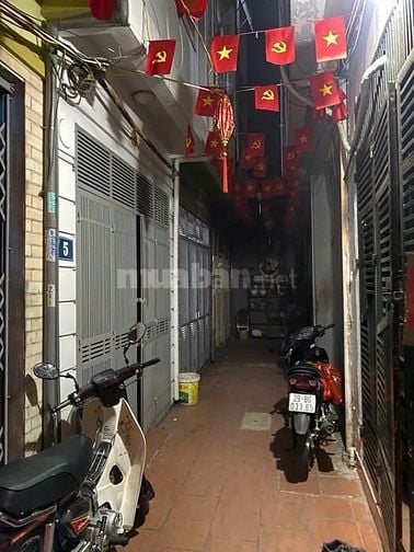 Bán nhà đẹp trung phố Bồ Đề 30,5m²x 4 tầng . Giá 7,75 tỷ.