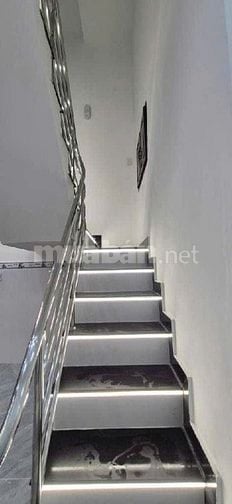 Nhà ĐẸP 03 Tầng SHR Ngay Cầu Nguyễn Khoái, 4x14m