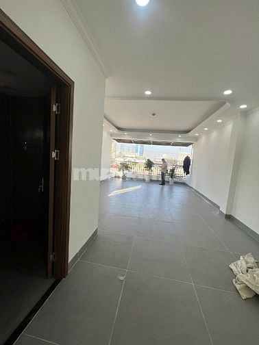 Bán Toà Văn Phòng Nguyên Hồng Xây Mới 9 Tầng Mặt Tiền 5M ( Ô Tô Tránh)