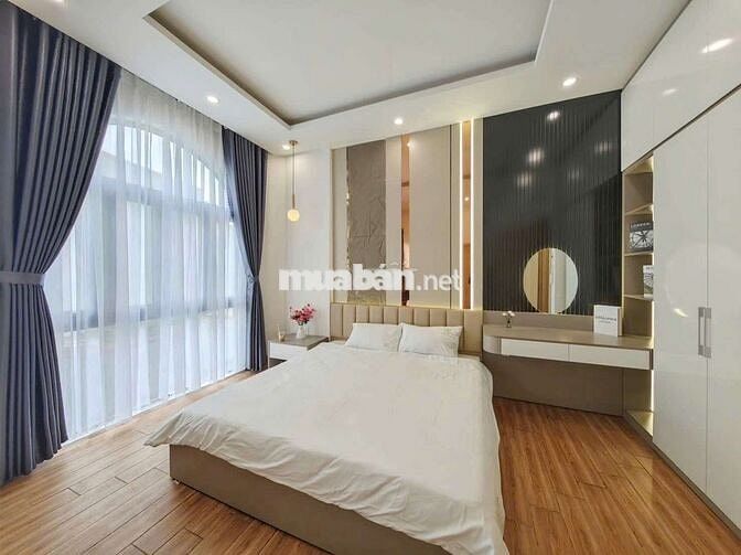 Nhà xây mới sát biển Nguyễn Tất Thành, Đà Nẵng,  gần chợ Hải Sản