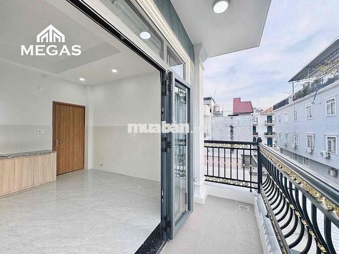 PHÒNG MỚI XÂY SIÊU BAN CÔNG GẦN BÌNH THẠNH