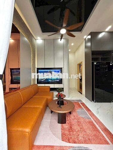 Nhà xây mới sát biển Nguyễn Tất Thành, Đà Nẵng,  gần chợ Hải Sản