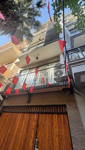 Trung Tâm Ba Đình 24.5 Tỷ Dòng Tiền 70Tr - Ô Tô - Nhà Đẹp View Hồ 