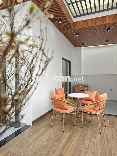 Nhà xây mới sát biển Nguyễn Tất Thành, Đà Nẵng,  gần chợ Hải Sản