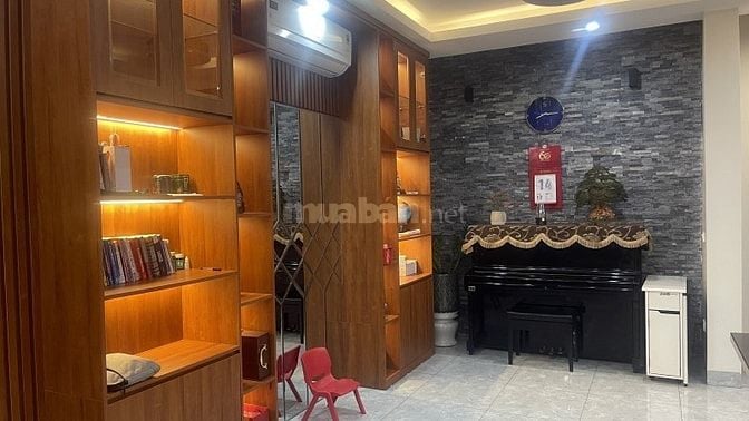 An Dương Vương – Tây Hồ - Ô Tô – 81 M2 – 4 T – MT 6.4 M – Giấ 14.9 Tỷ.