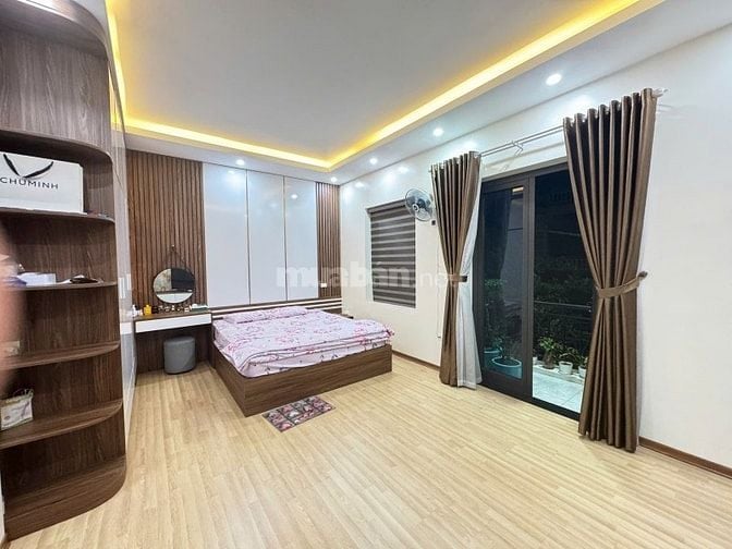 An Dương Vương – Tây Hồ - Ô Tô – 81 M2 – 4 T – MT 6.4 M – Giấ 14.9 Tỷ.