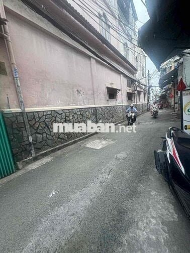 GỐC 2MT HỒNG BÀNG,nhà sạch sẽ 137,5m2 6PN, 3,5tấm vị trí đẹp đông đúc