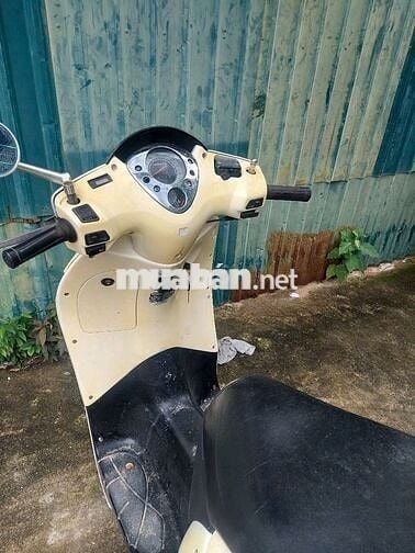 Honda @ màu Kem máy êm giá rẻ 4tr