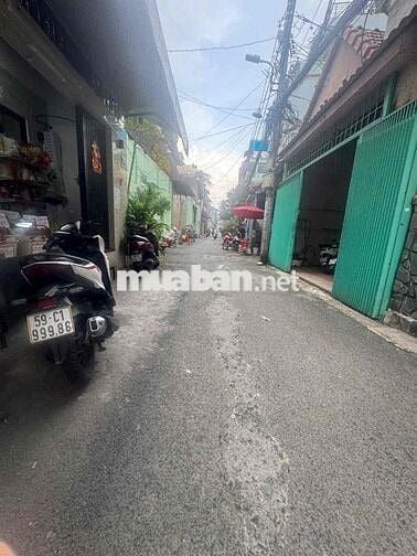 GỐC 2MT HỒNG BÀNG,nhà sạch sẽ 137,5m2 6PN, 3,5tấm vị trí đẹp đông đúc