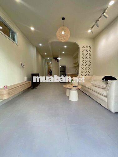 NHÀ TRUNG TÂM PHỐ HẺM TRẦN HƯNG ĐẠO ĐƯỜNG 2 Ô TÔ