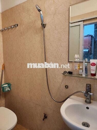 Cho thuê nhà tập thể c5 thanh xuân bắc