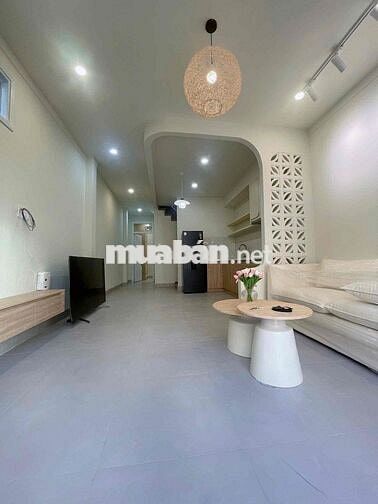 NHÀ TRUNG TÂM PHỐ HẺM TRẦN HƯNG ĐẠO ĐƯỜNG 2 Ô TÔ