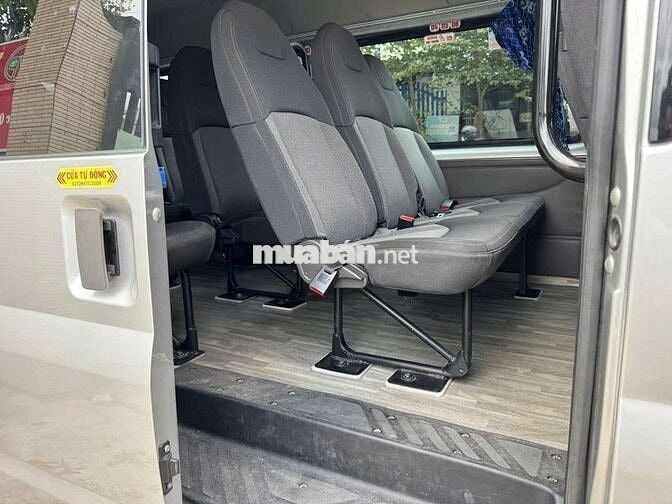 Ford Transit 2024 16 chỗ Bạc 77254 km