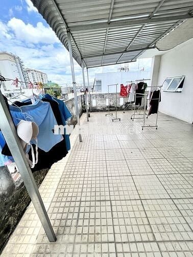 chính chủ cho thuê phòng đẹp, có ban công rộng, cửa sổ lớn, NVS riêng