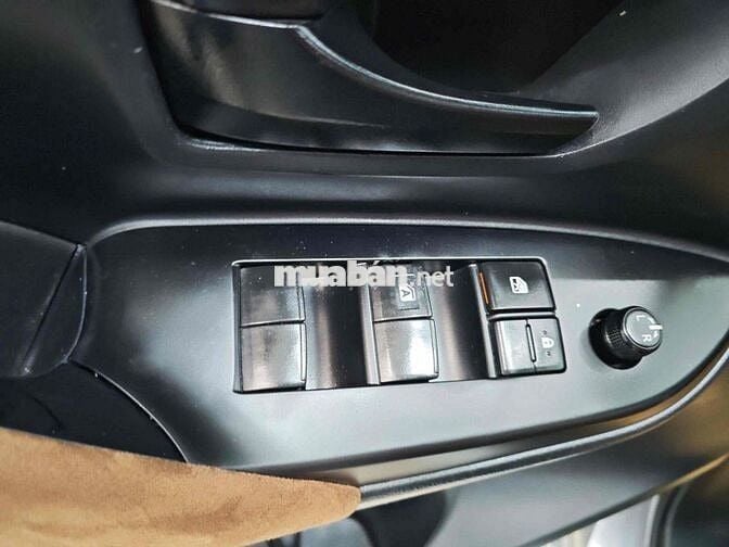 Toyota Innova 2019 2.0E - 131000 km