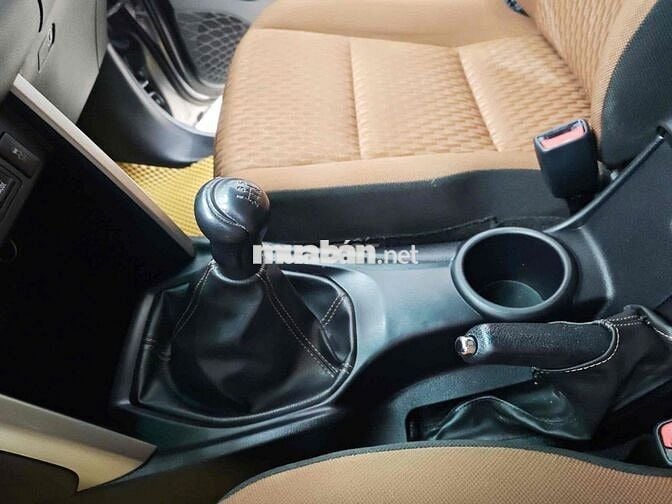 Toyota Innova 2019 2.0E - 131000 km