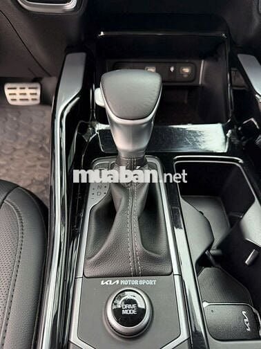 Kia Sorento Dầu Luxury 2024 màu trắng