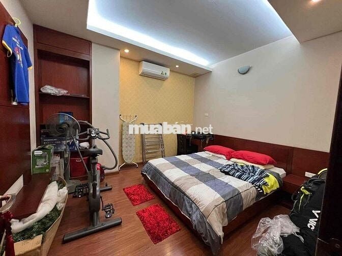 Chính chủ cho thuê căn hộ 2PN đối diện nhà Hát Lớn oto đỗ cửa.