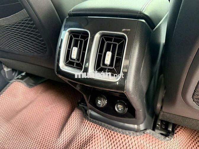 Kia Sorento Dầu Luxury 2024 màu trắng