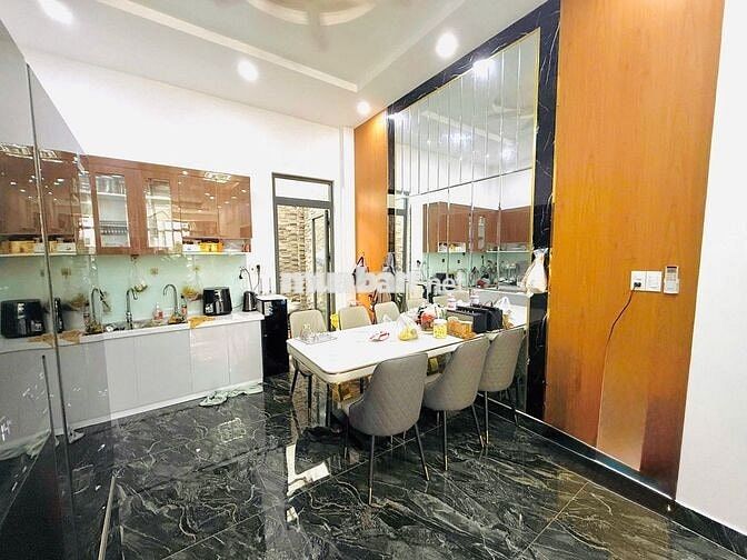 LÊN SÓNG NHÀ PHỐ HXH ĐƯỜNG QUANG TRUNG, P8, GV, HCM 4X17M 4PN 8.25 TỶ