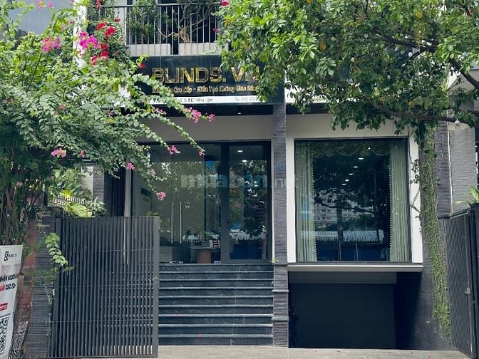 Thợ thi công lắp đặt - rèm cửa Hà Phương