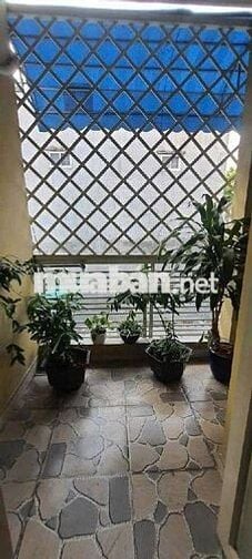 3.7 TỶ NHÀ 1 TR 1 LẦU 1 TUM MỚI KIÊN CỐ NGAY CHỢ ĐOÀN THỊ KIA