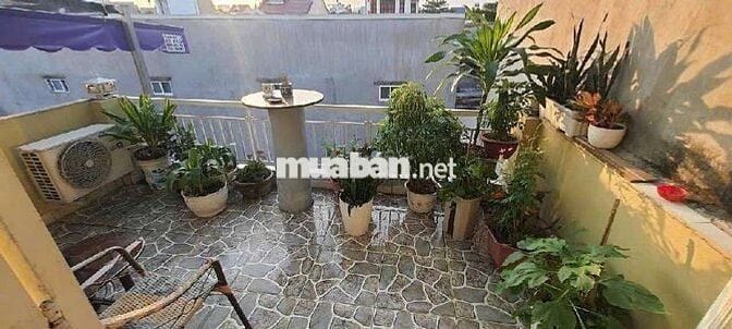 3.7 TỶ NHÀ 1 TR 1 LẦU 1 TUM MỚI KIÊN CỐ NGAY CHỢ ĐOÀN THỊ KIA