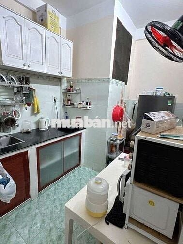 Gấp bán căn hộ 2 ngủ đường Hồ Văn Huê 65m2 sẵn nội thất nhỉnh 3 tỉ