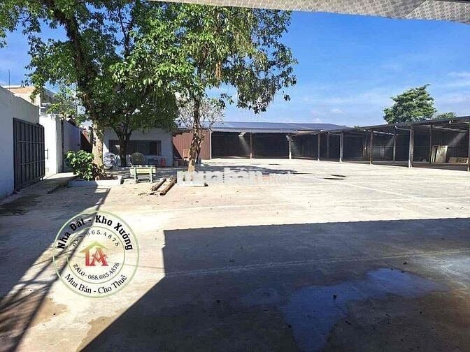 Chủ cho thuê xưởng 3600m, đg container quay đầu