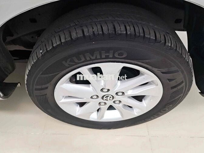 Toyota Innova 2019 2.0E - 131000 km