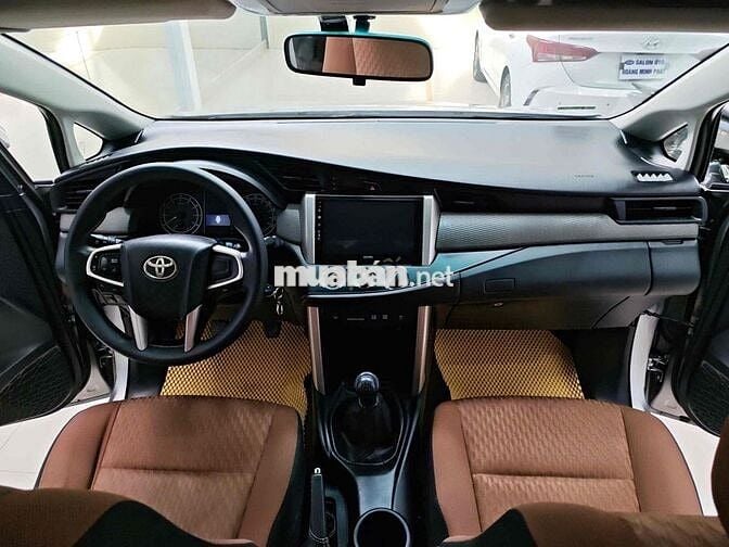 Toyota Innova 2019 2.0E - 131000 km