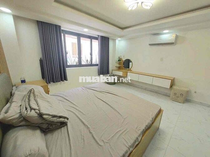 NHÀ 5 TẦNG XE HƠI ĐẬU CỬA - ĐỐI DIỆN CITYLAND - CÁCH 1 CĂN RA