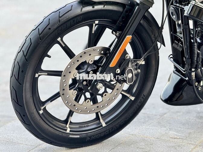 Mạnh Hà Motor bán Harley davidson 883 odo 8k bober