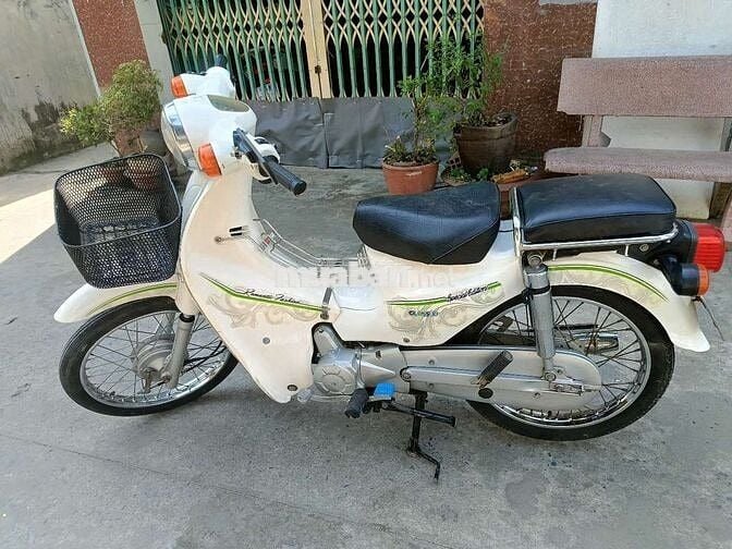 Xe máy Cub 50cc màu Trắng