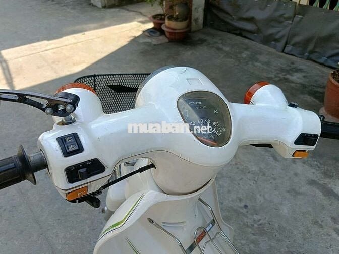 Xe máy Cub 50cc màu Trắng