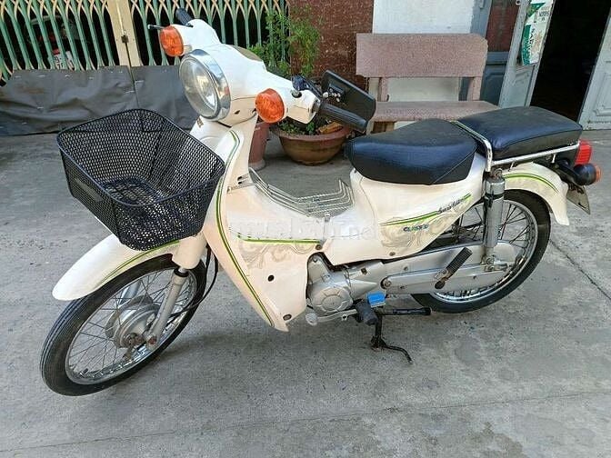 Xe máy Cub 50cc màu Trắng