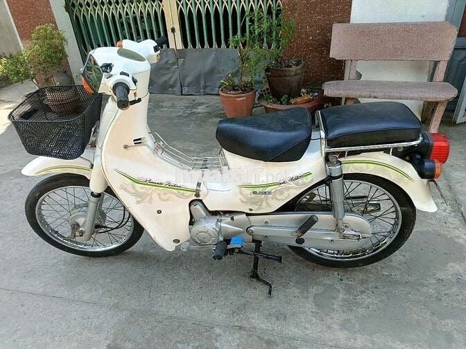 Xe máy Cub 50cc màu Trắng