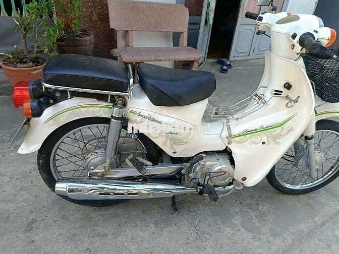 Xe máy Cub 50cc màu Trắng