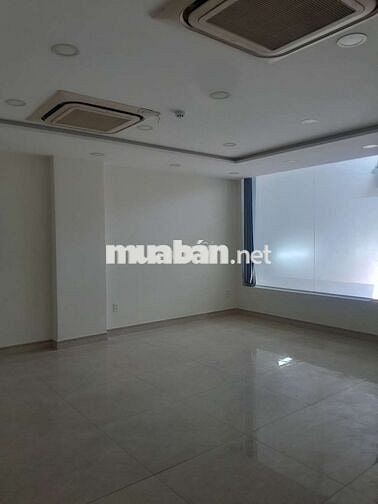 Cần cho thuê măt bằng rộng.trống suốt,mặ tiền thoang