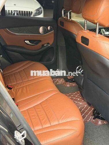 Mercedes-Benz GLC300 2019 Form mới Đen 78000 km