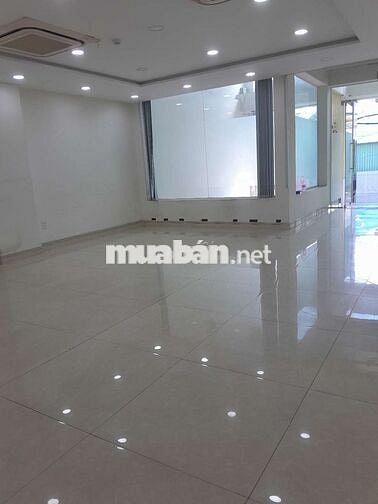 Cần cho thuê măt bằng rộng.trống suốt,mặ tiền thoang