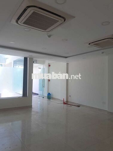 Cần cho thuê măt bằng rộng.trống suốt,mặ tiền thoang