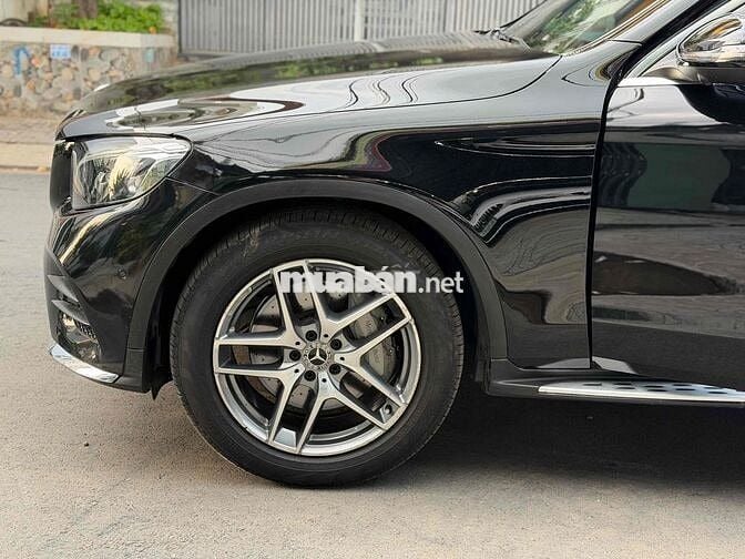 Mercedes-Benz GLC300 2019 Form mới Đen 78000 km